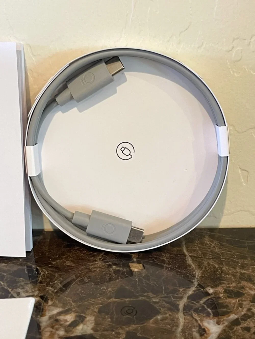 New OURA Ring Ceramic Petal Size 8 In Box